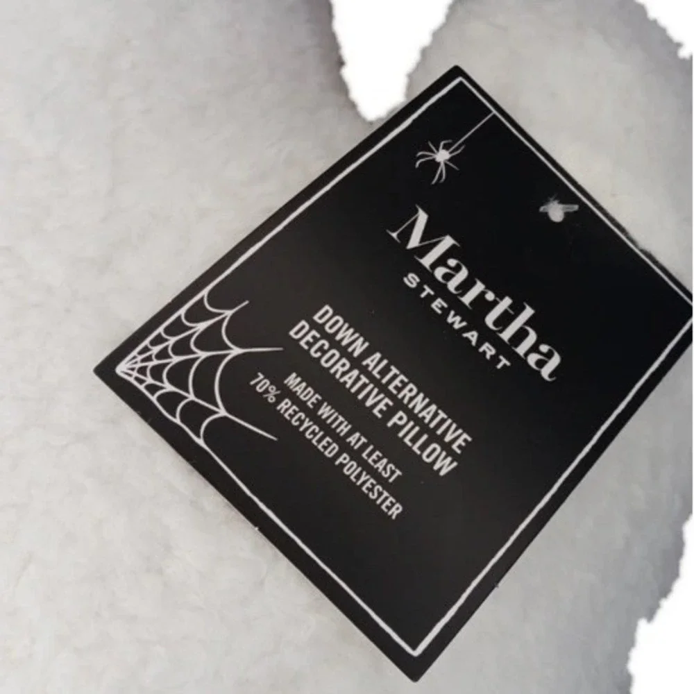 New‎ Martha Stewart White Sherpa Ghost Shaped Throw Pillow 19x22